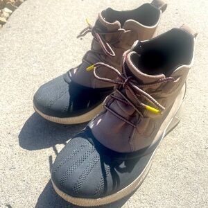 Sorel Boots size 9